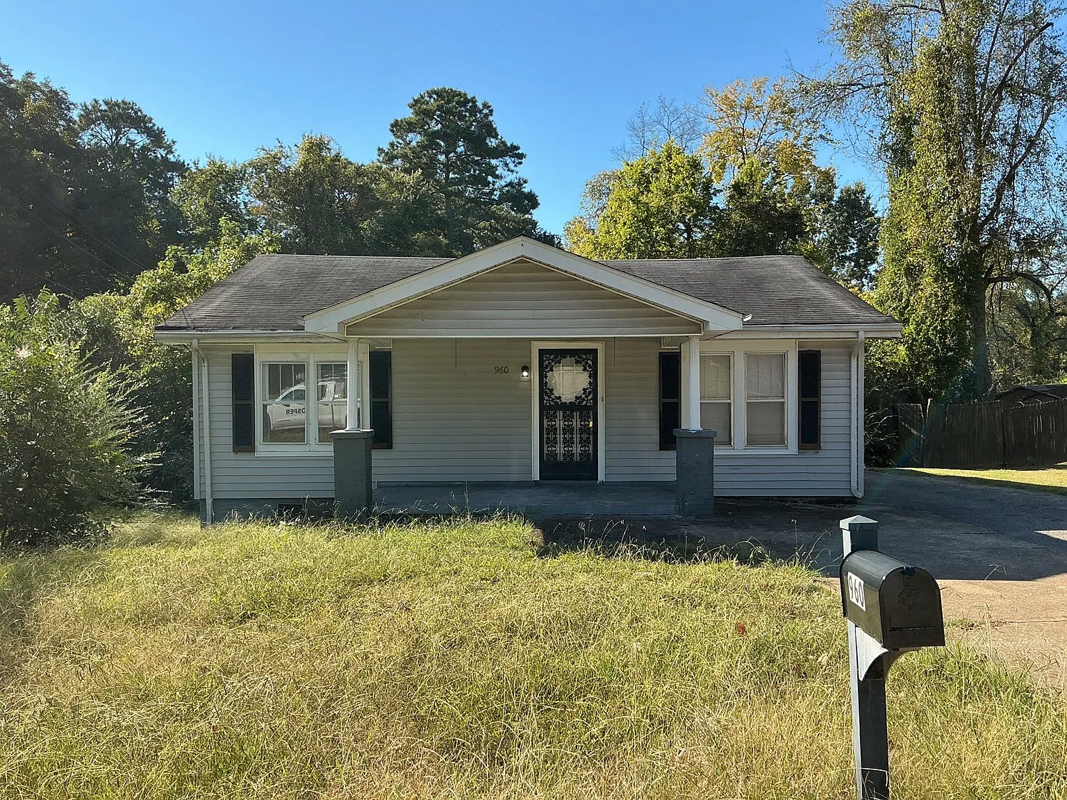 3 bed, 1462 sqft, $1,550 — Photo 1