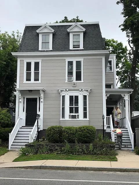 37 6th St