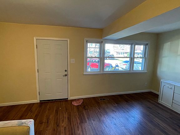 2nd image of 10017 Jeanes St Floor 1