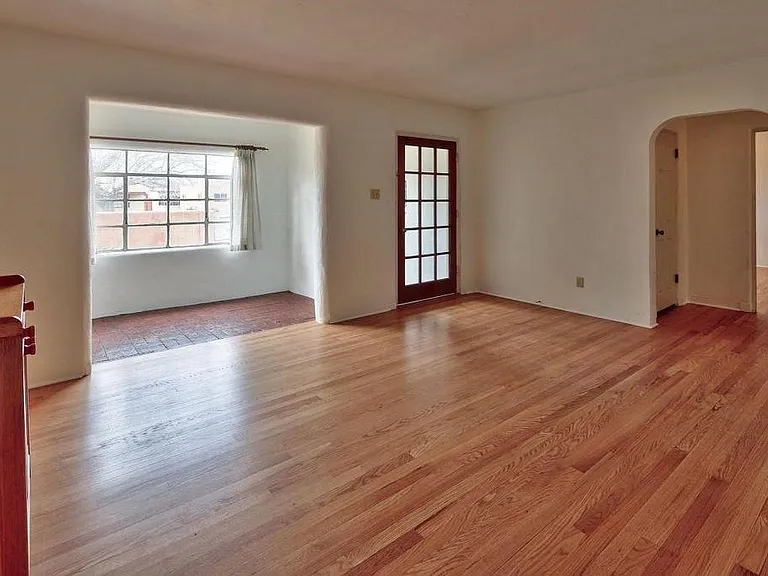 1032 Columbia Dr NE — Photo 5