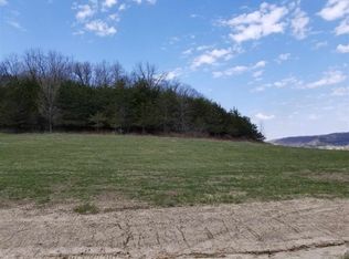 1662 Chief Ln, New Albin, IA 52160