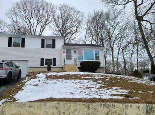 171 Bel Aire Dr, Groton, CT 06355