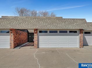 3515 Neerpark Dr, Lincoln, NE 68506