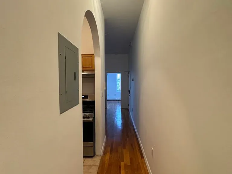 57 Saint Pauls Ave #4R — Photo 7