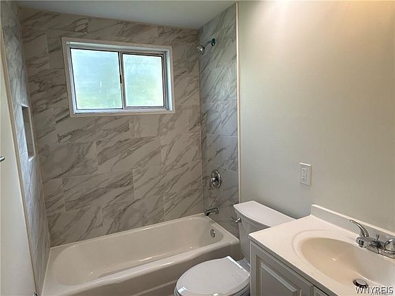 4th image of 130 Sanders Rd APT E