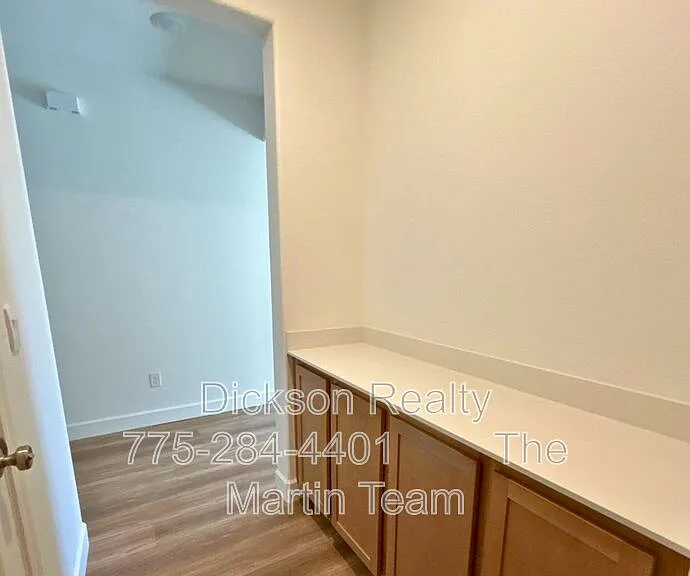 3247 Eleanor Way — Photo 16