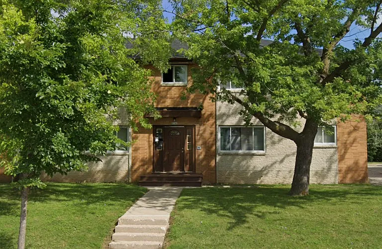 8746 W Carmen Ave #4 — Photo 6