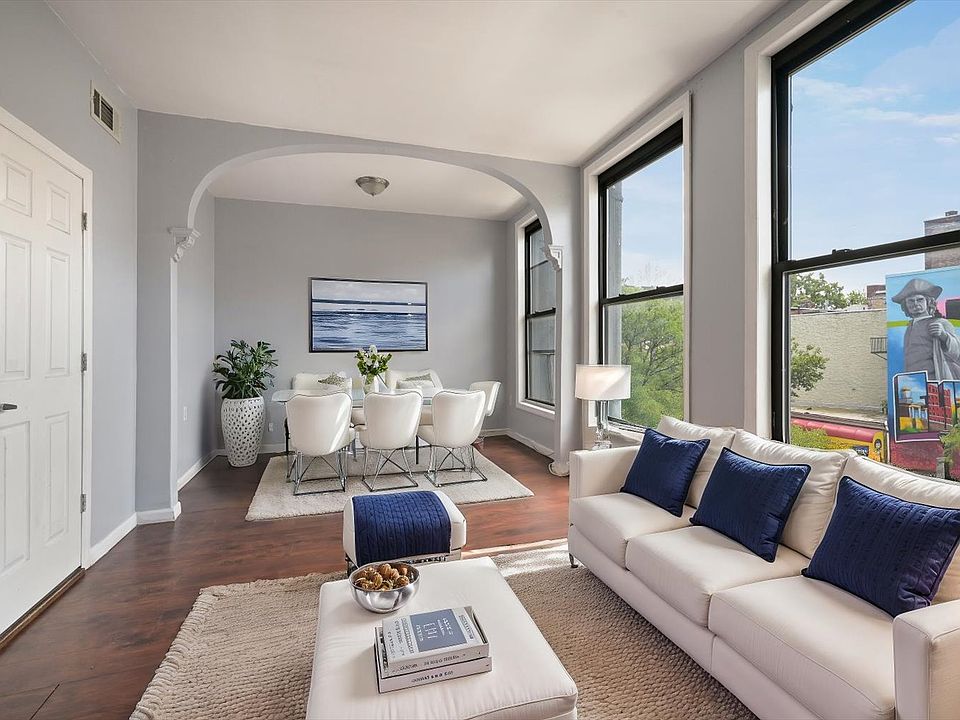 Living/Dining Room (Virtually Staged)
