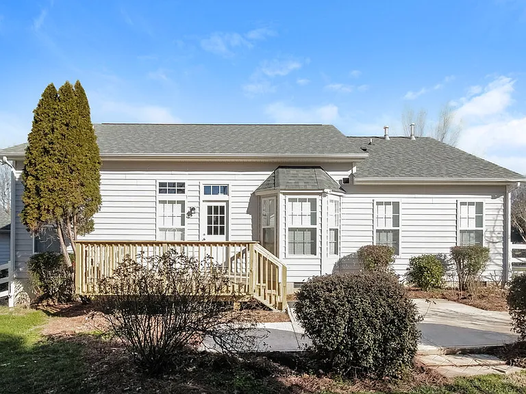 1001 Andrea Pl — Photo 15