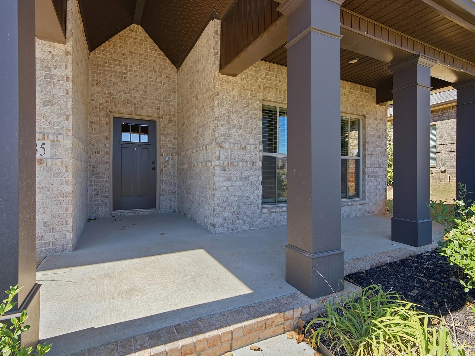 3 bed, 1696 sqft, $1,850 — Photo 2