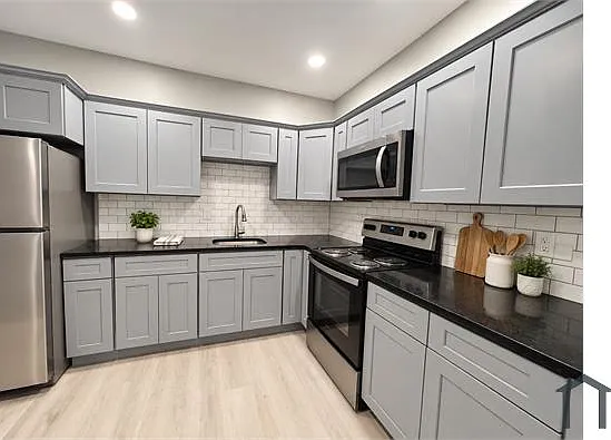 4 bed, $1,850 — Photo 1