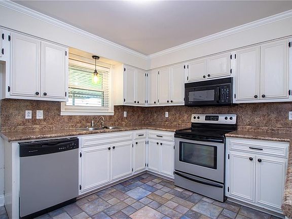 5th image of 513 N Ezidore Ave
