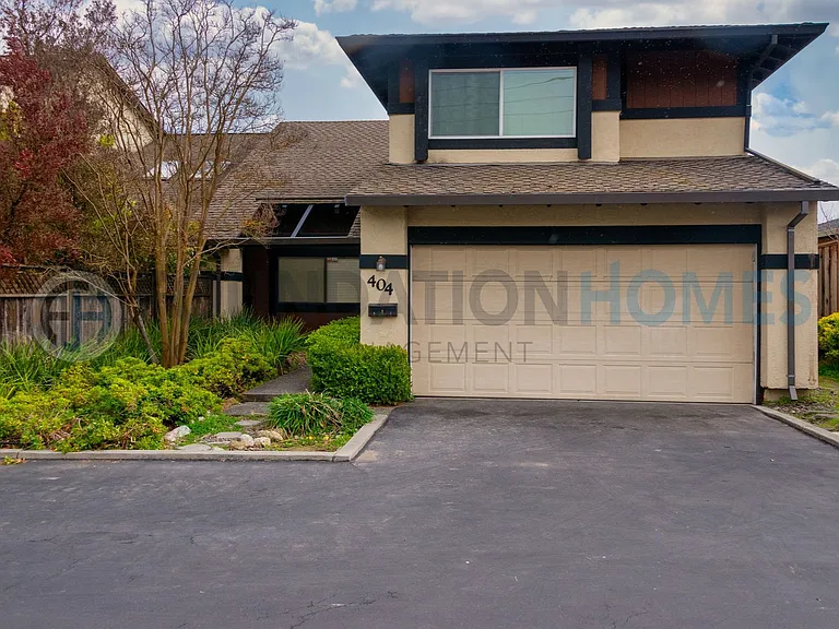 404 San Marin Dr — Photo 1