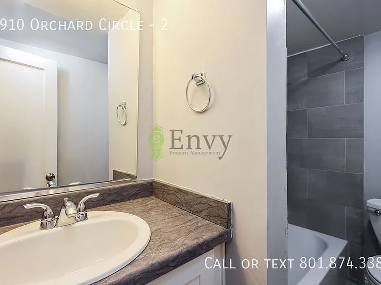 2910 Orchard Cir #2 — Photo 14