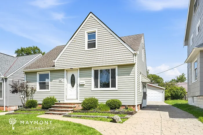 3 bed, 1.5 bath, 1244 sqft, $1,400 — Photo 2