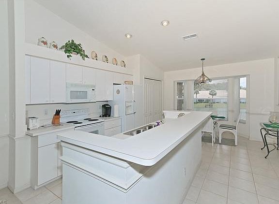 3rd image of 20671 Country Creek Dr Unit 1225