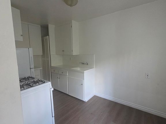 4th image of 709 Missouri St