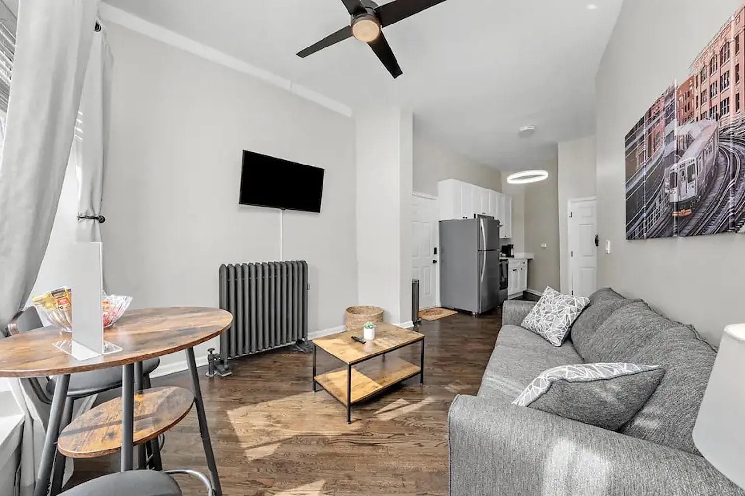 1 bed, 1.0 bath, $3,676 — Photo 2