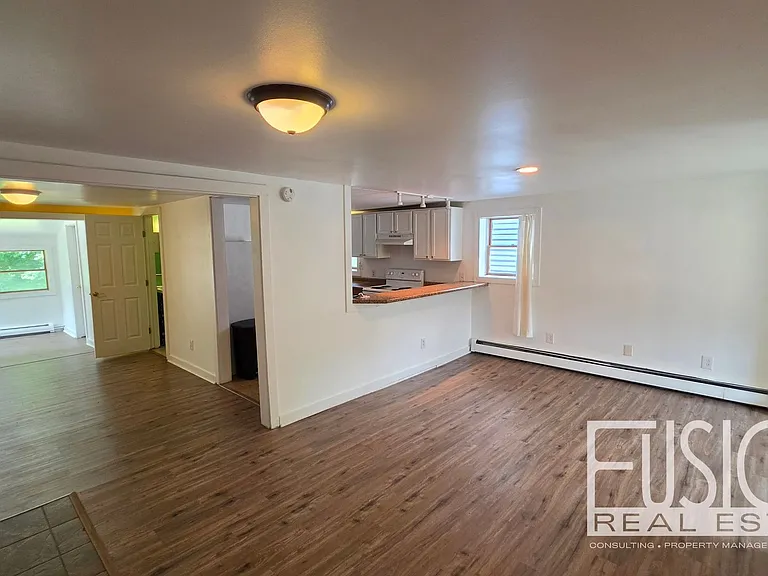 446 Colchester Ave — Photo 28