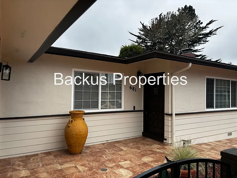 681 Alice St — Photo 2