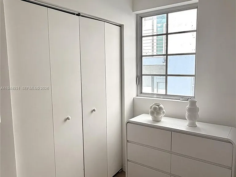 1525 Euclid Ave #12 — Photo 6