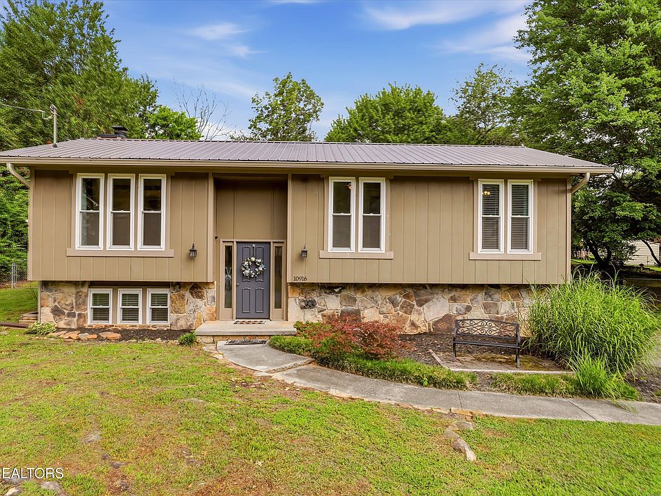 1st image of 10916 Concord Woods Dr
