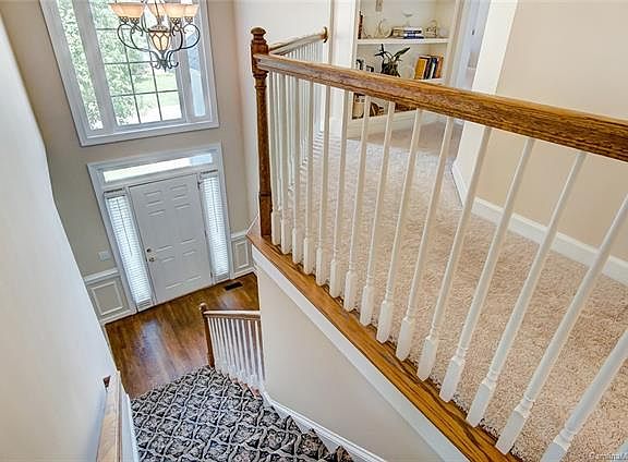 5th image of 8805 Briarstone Ln