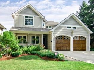 440 Ridge Ave, Clarendon Hills, IL 60514