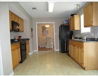 3rd image of 2256 S Village Green St