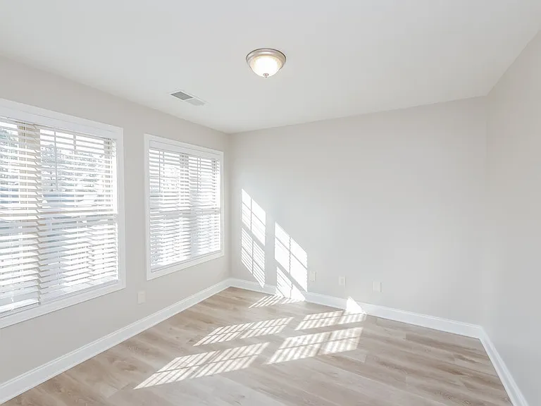 184 Greenview Dr — Photo 13