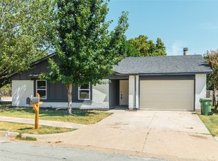 1701 Granada Dr, Arlington, TX 76014