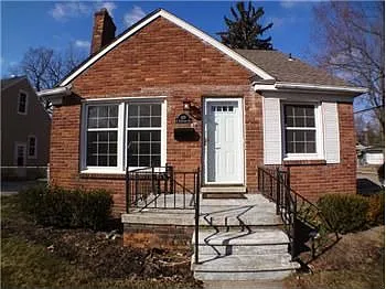 227 N Rembrandt Ave photo 1