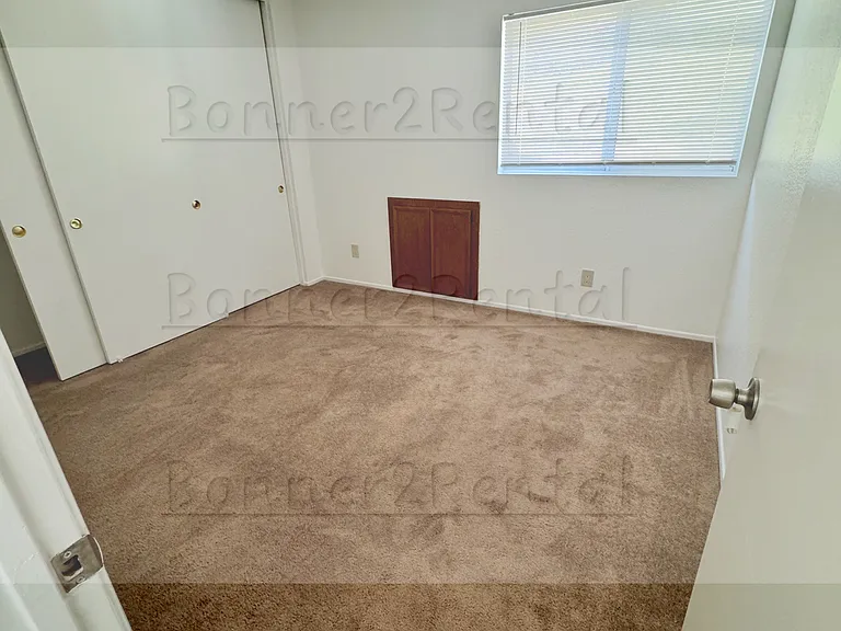1854 Loreto Gln — Photo 10