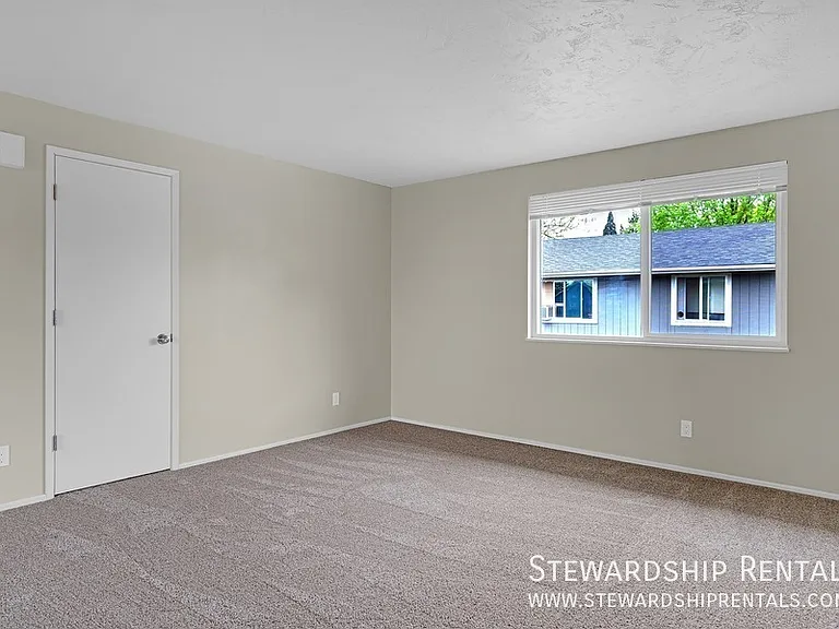 1154 Grant Aly — Photo 3