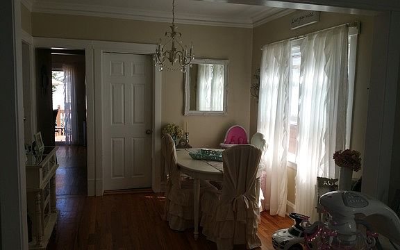 3rd image of 3517 N Oleander Ave