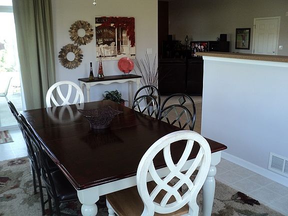 Kit/ wSliding Doors To Patio