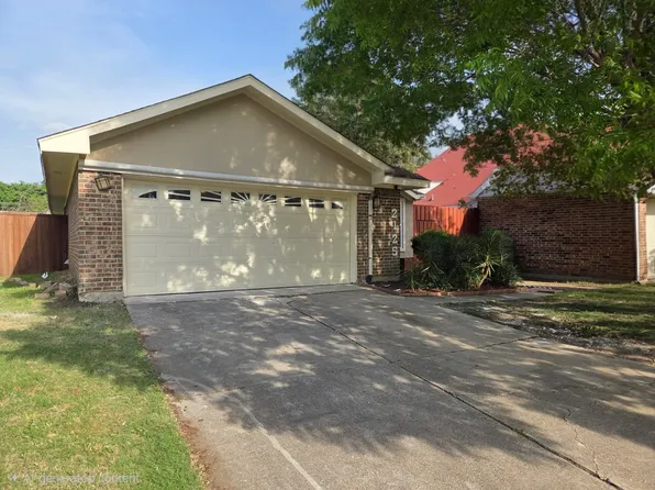 2125 Rose Cliff Ln, Carrollton, TX 75007