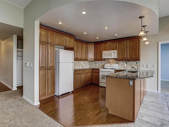 4th image of 2990 E 17th Ave APT 606