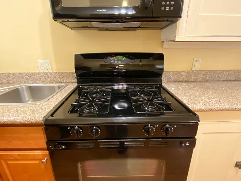 524 Georgia St #204 — Photo 17