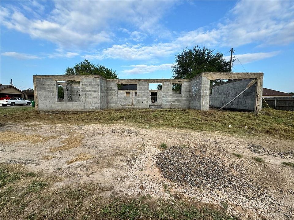 1st image of 300 Yolanda St