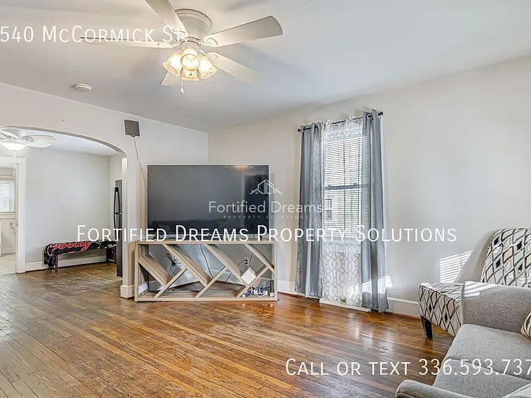 1540 McCormick St — Photo 5