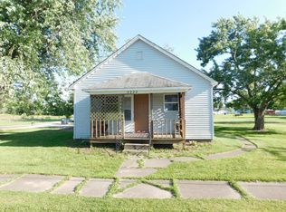 3222 K C Dr, Hillsboro, IL 62049