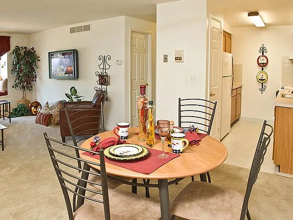 2nd image of 181 Palmdale Dr APT 6