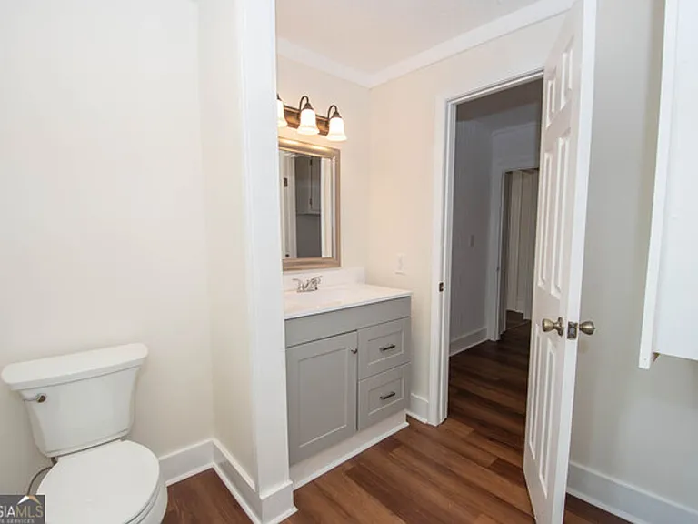 31 Saint Clair St — Photo 15