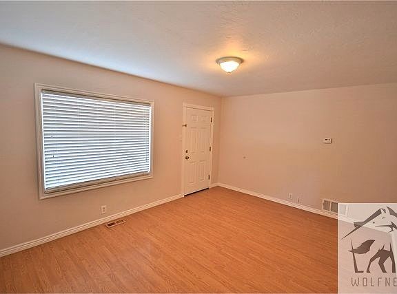 3rd image of 142 E Baird Ave