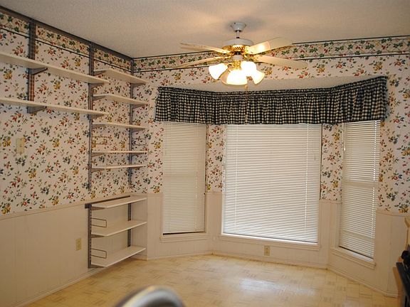 5th image of 6034 72nd St