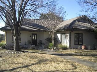 1913 Clubhouse Hill Dr, Spicewood, TX 78669