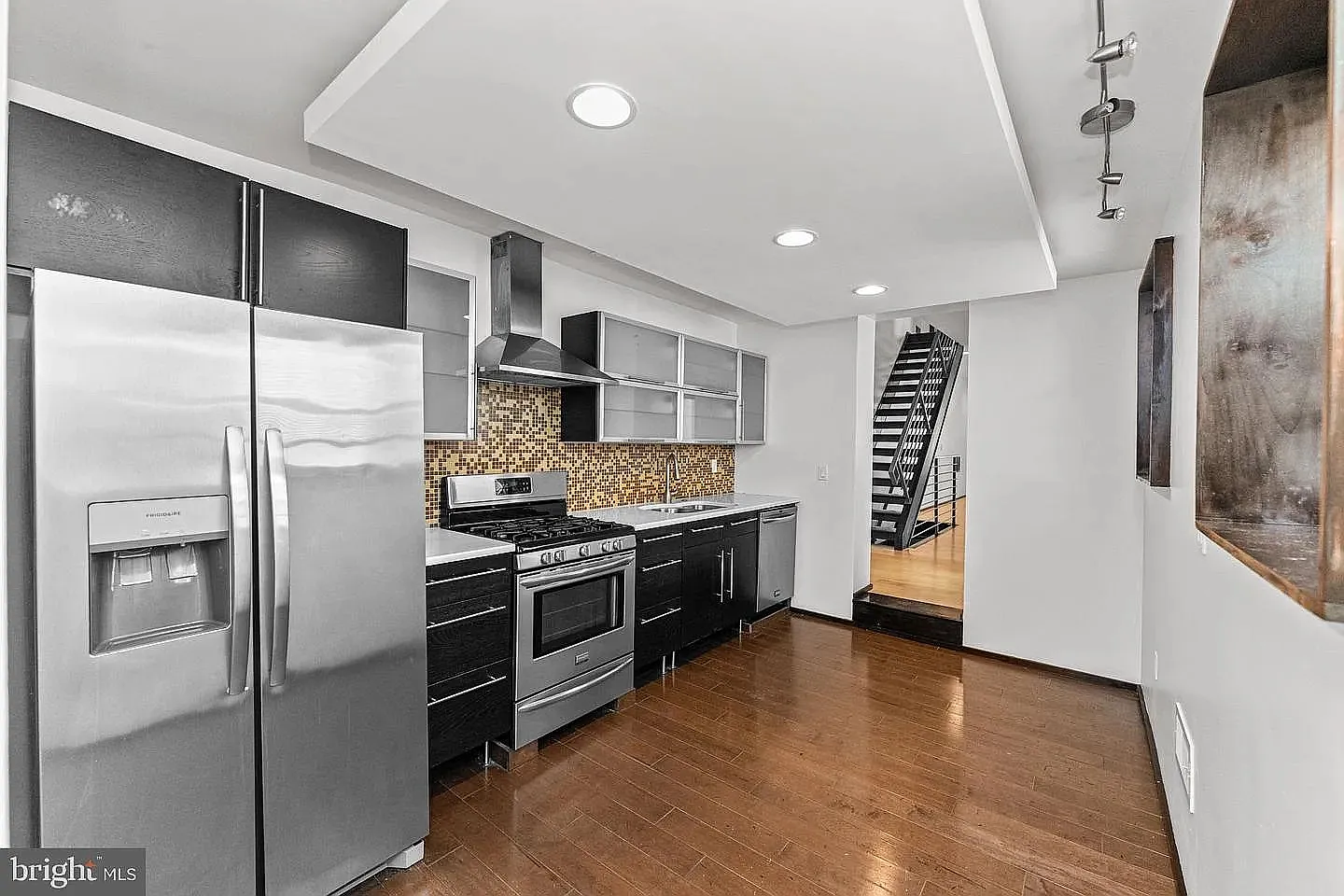 3 bed, $3,200 — Photo 3