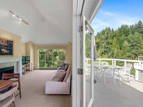 3373 Capilano Cres #303, North Vancouver, BC V7R 4W7