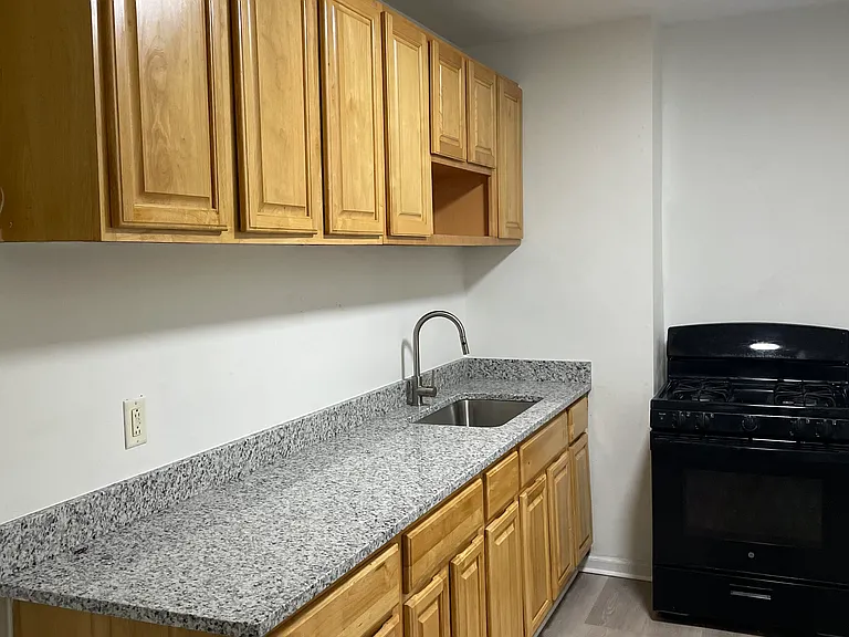 1640 N Gratz St — Photo 14